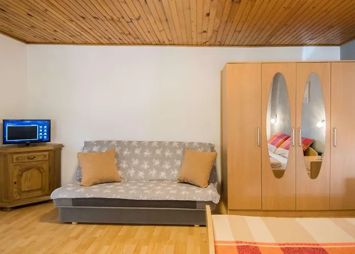 Giovanni Vabriga With Private Jacuzzi Tar-Vabriga