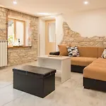 Giovanni Vabriga With Private Jacuzzi *
