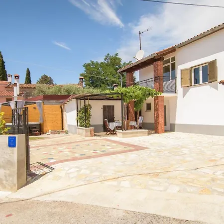 Semesterbostad Giovanni Vabriga With Private Jacuzzi