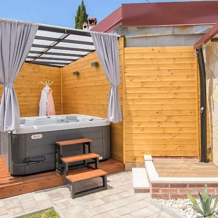 Giovanni Vabriga With Private Jacuzzi * Tar-Vabriga