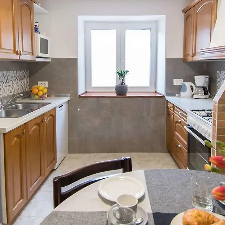 Holiday home Giovanni Vabriga With Private Jacuzzi Tar-Vabriga