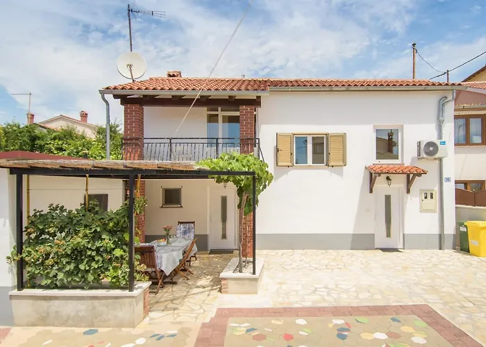 Giovanni Vabriga With Private Jacuzzi Feriehus