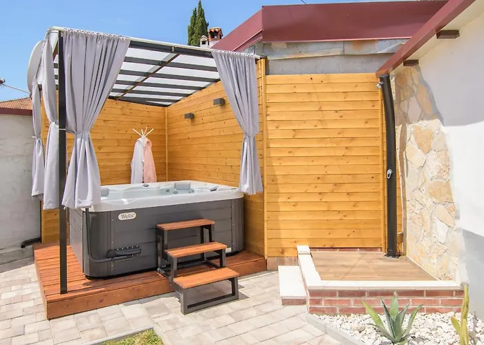 Giovanni Vabriga With Private Jacuzzi * Tar-Vabriga