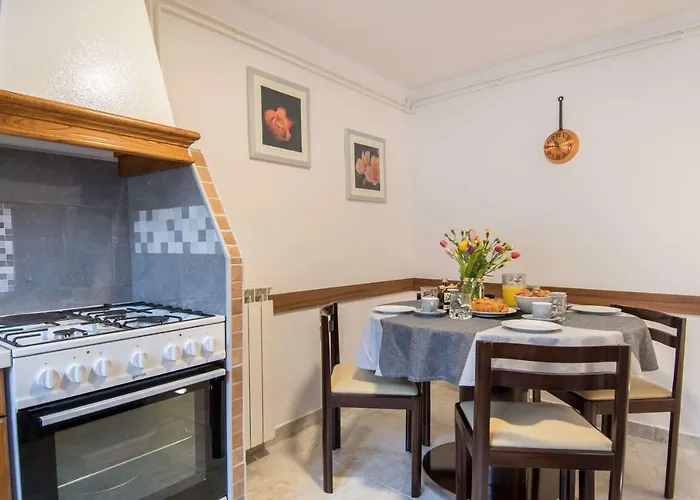 Giovanni Vabriga With Private Jacuzzi