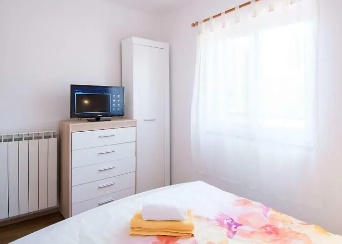 Giovanni Vabriga With Private Jacuzzi