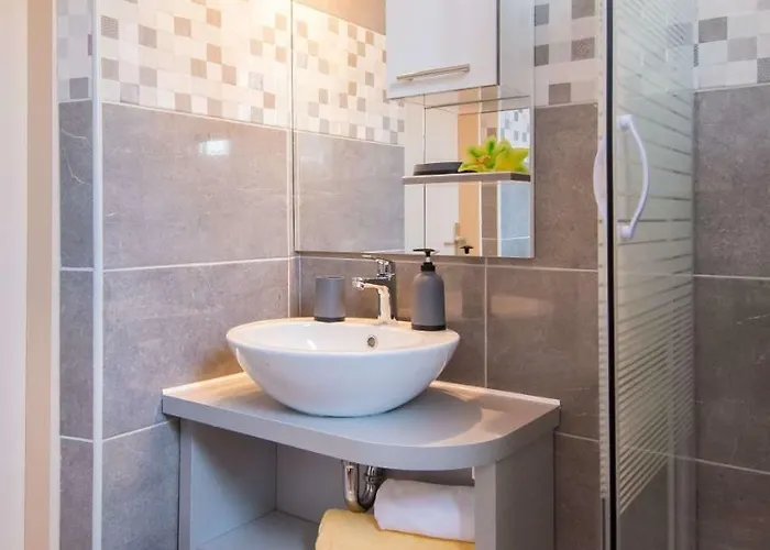 Giovanni Vabriga With Private Jacuzzi Feriehus *